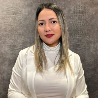 https://www.sbadvocacia.com.br/wp-content/uploads/2025/07/Dirlene-Seabra-Fundo-preto-02-320x320.jpg